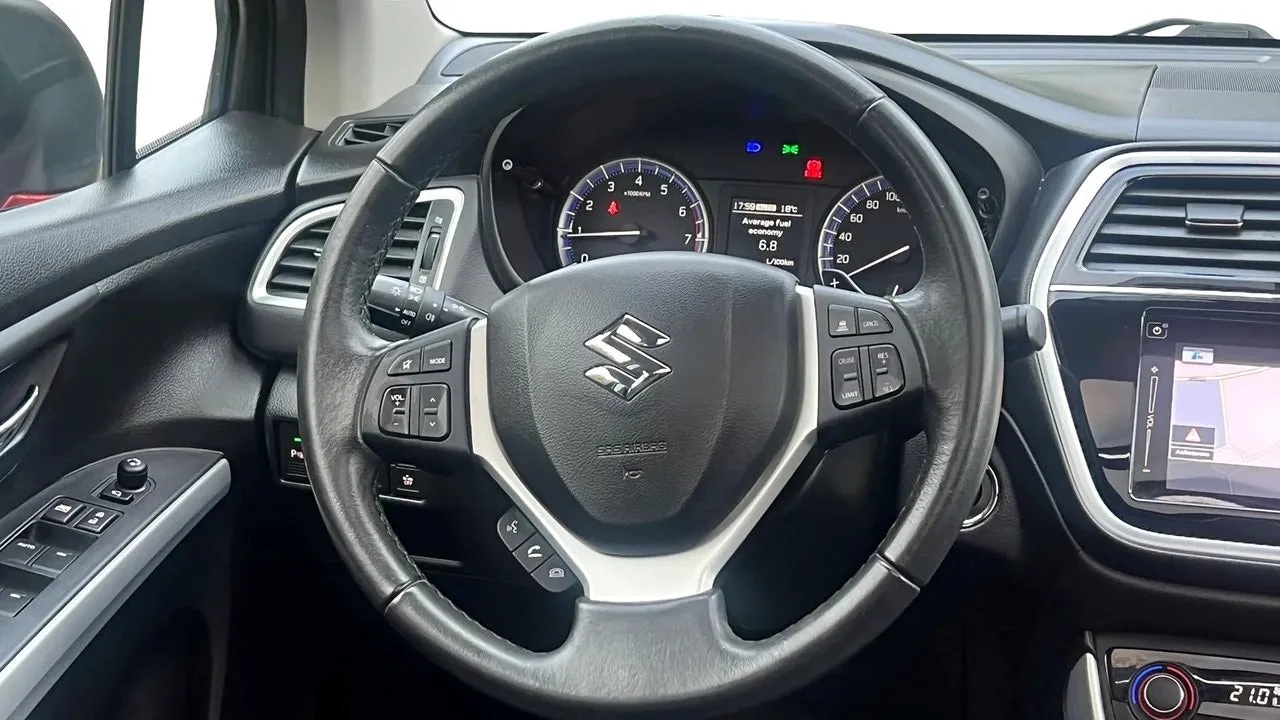 Vehicle image 7