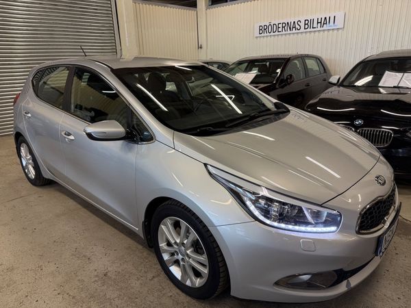 Kia Cee´d 1.6 CRDi EX Comfort/ 1-Brukare/ Motorvärmare/ Nyservad - 2013
