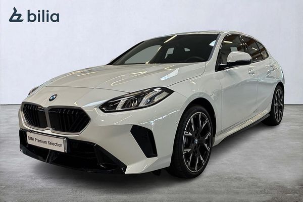 BMW 120 M Sport Panorama Rattvärme Backkamera Farthållare - 2026