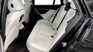 BMW i5 bild 5