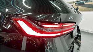 BMW i5 bild 12