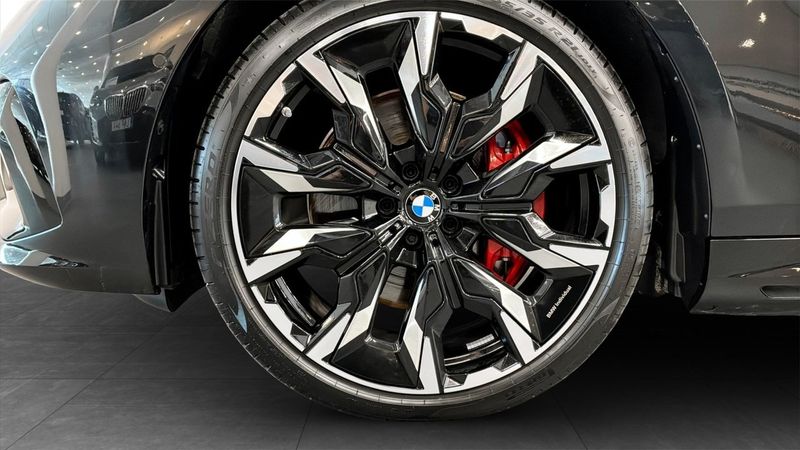 BMW i5 bild 9
