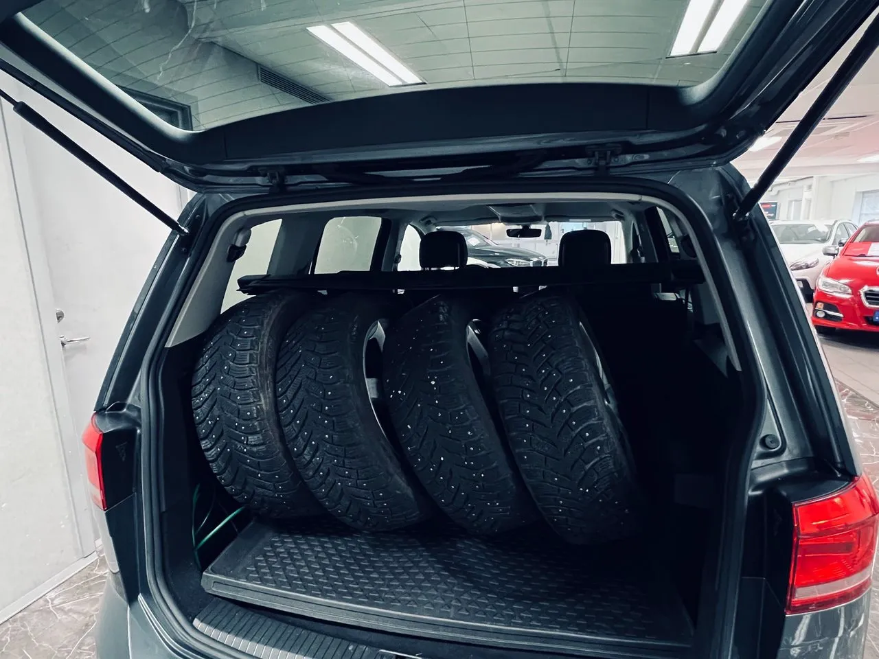 Vehicle image 6