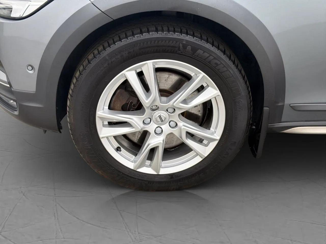Vehicle image 36