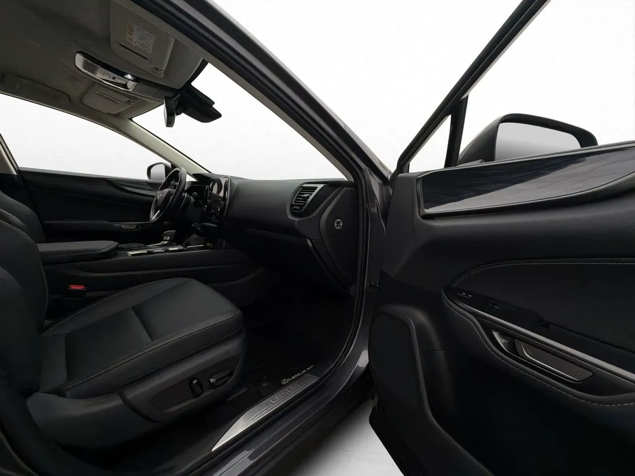 Vehicle image 16