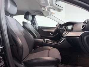 Mercedes E200 bild 8