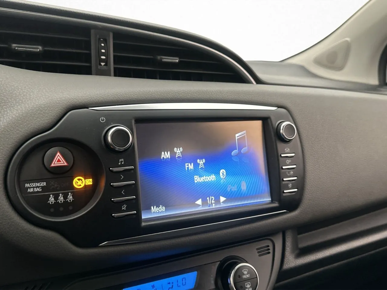 Vehicle image 21