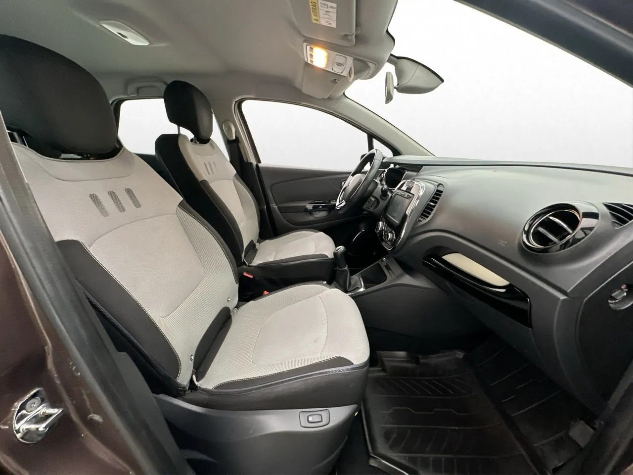 Vehicle image 21