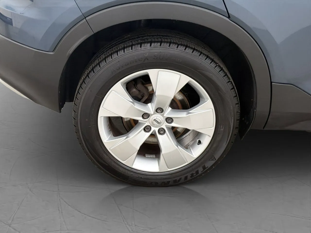 Vehicle image 32