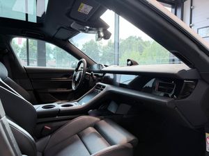 Porsche Taycan bild 16