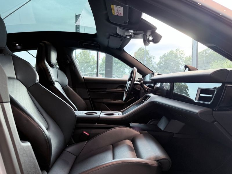 Porsche Taycan bild 17