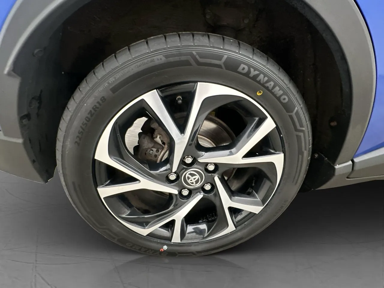 Vehicle image 33