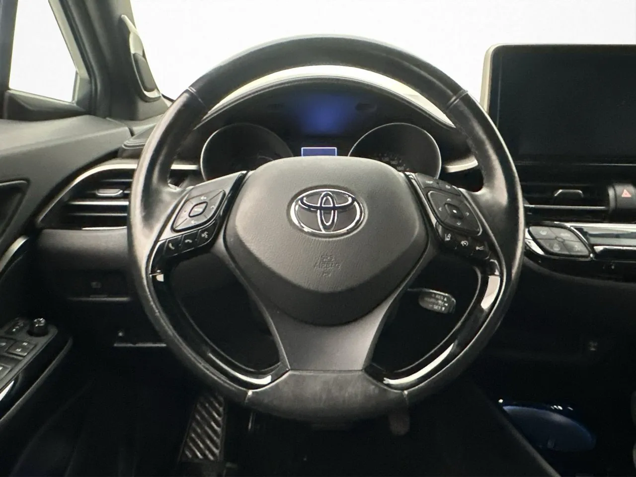 Vehicle image 14