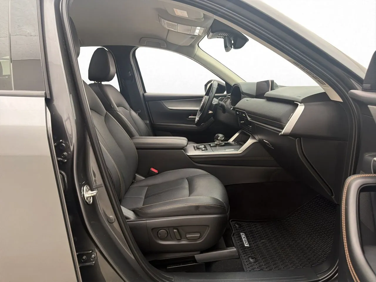 Vehicle image 26