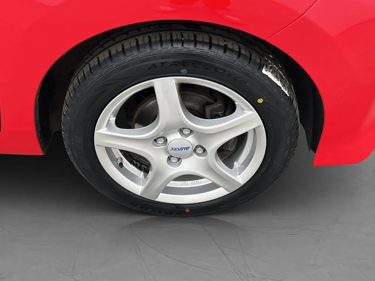 Vehicle image 30