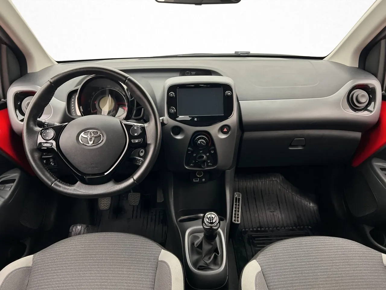 Vehicle image 11