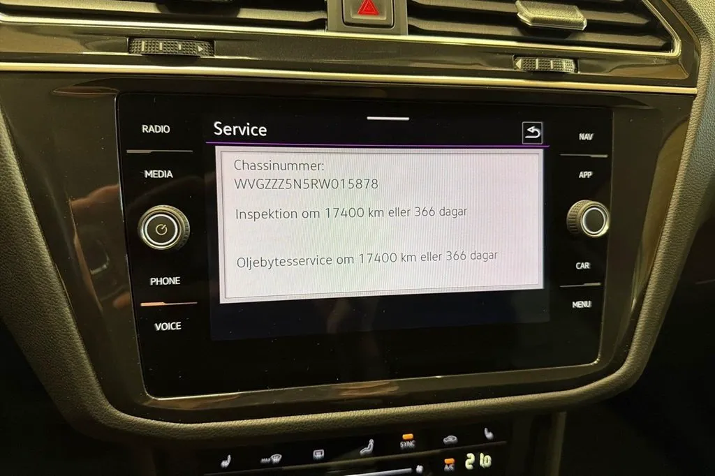 Vehicle image 23