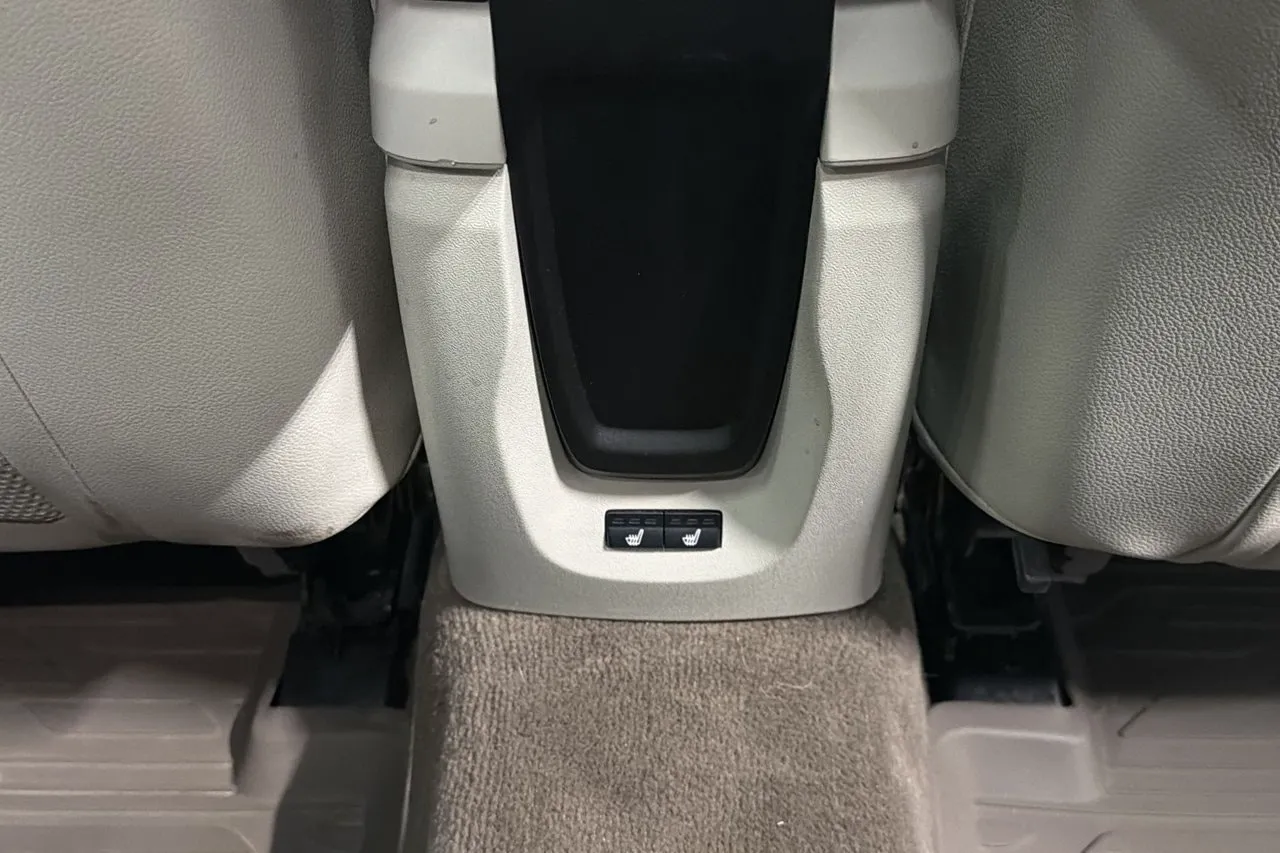 Vehicle image 20