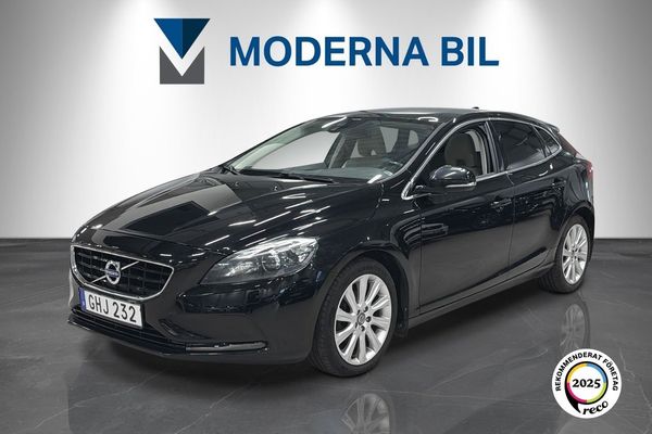 Volvo V40 D2 Summum 115hk Pano Drag B-kam D-värm Skinn Kamrembytt - 2013