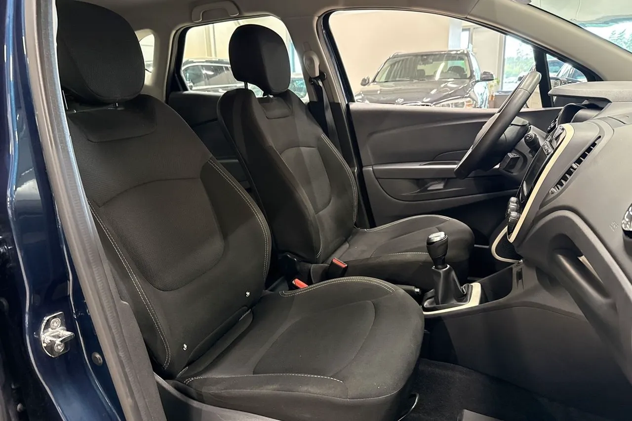 Vehicle image 18