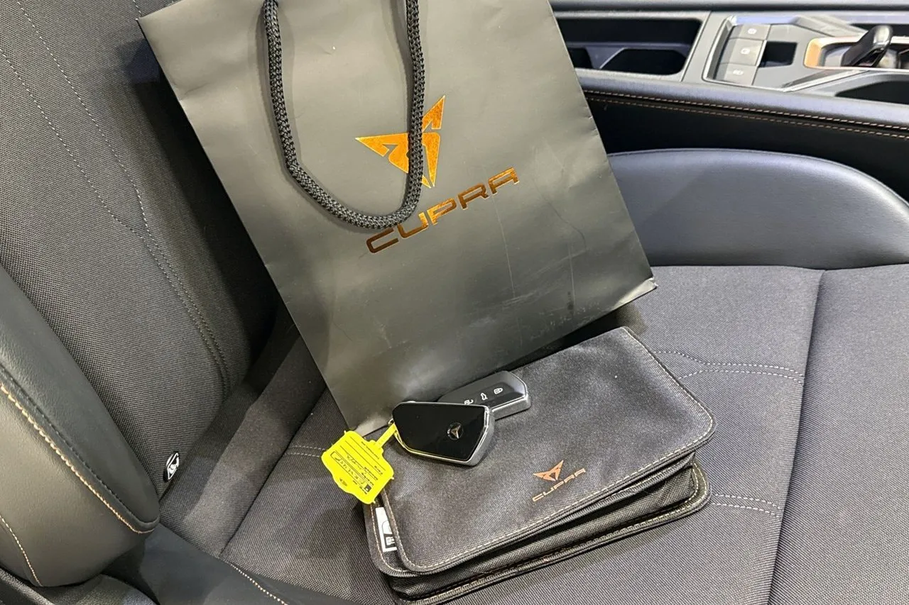 Vehicle image 25