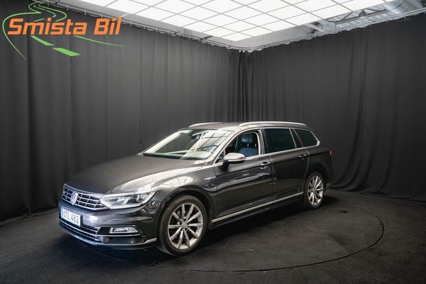 Volkswagen Passat TDI 4Motion R-Line LÄDER D-VÄRMARE DRAG KAMERA COCKPIT - 2018