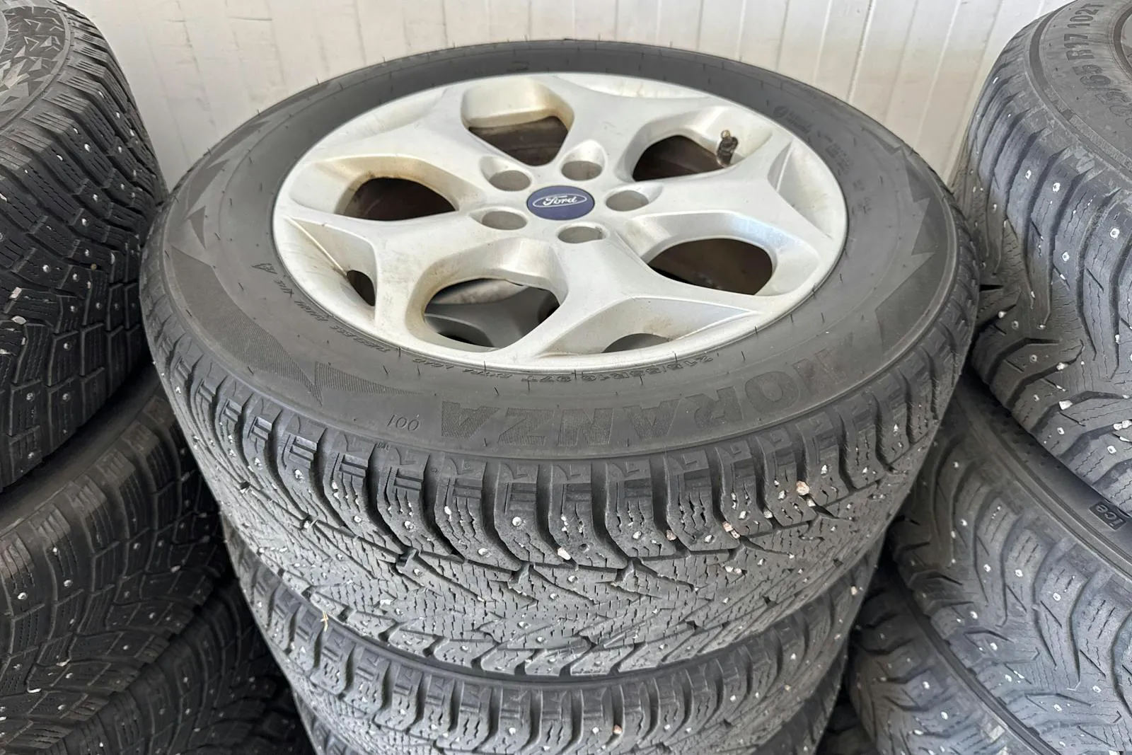 Vehicle image 14