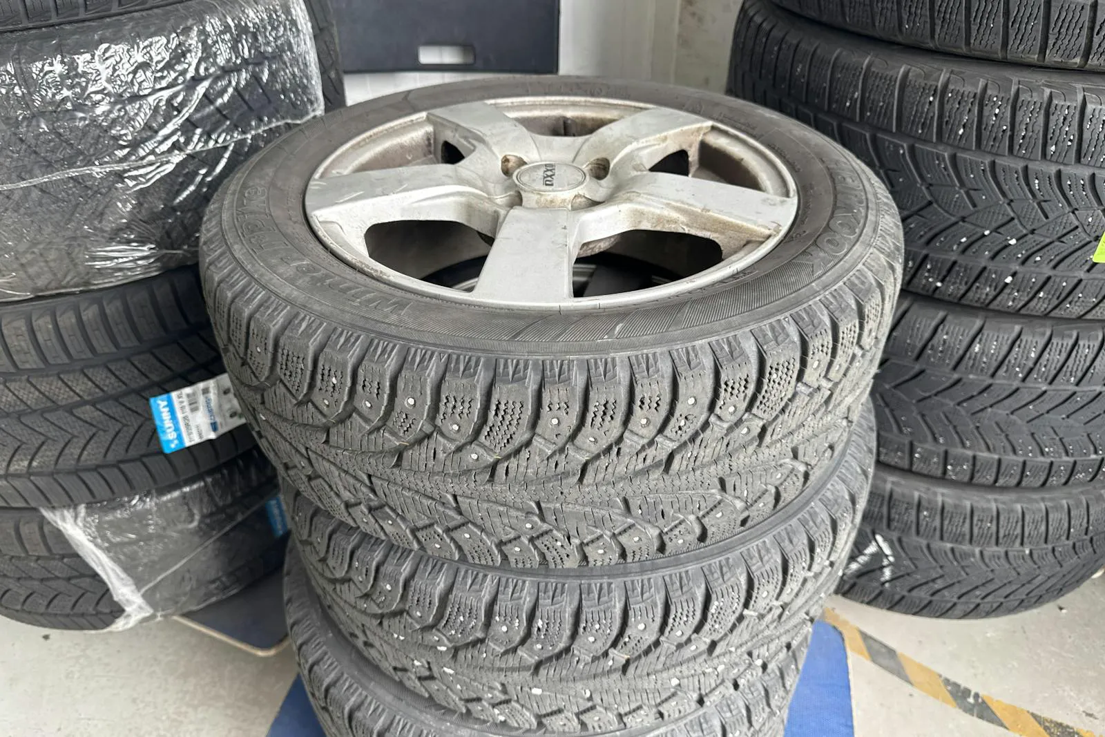 Vehicle image 13