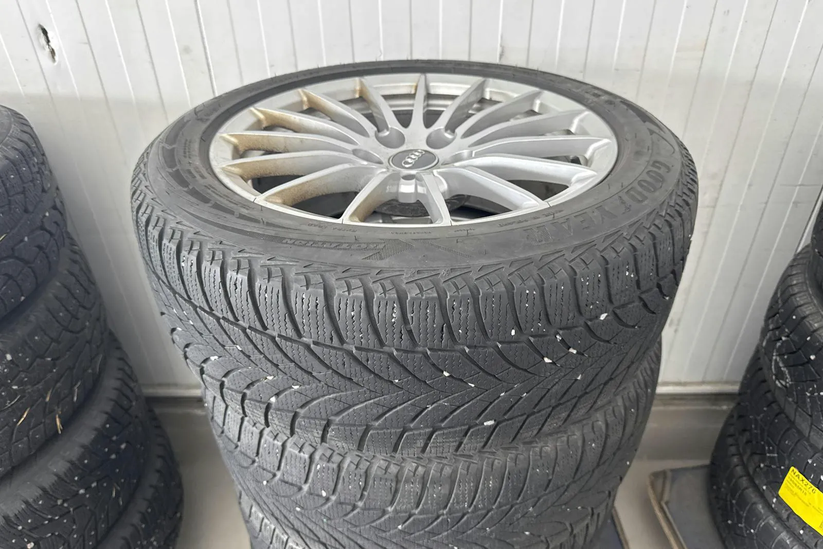 Vehicle image 14