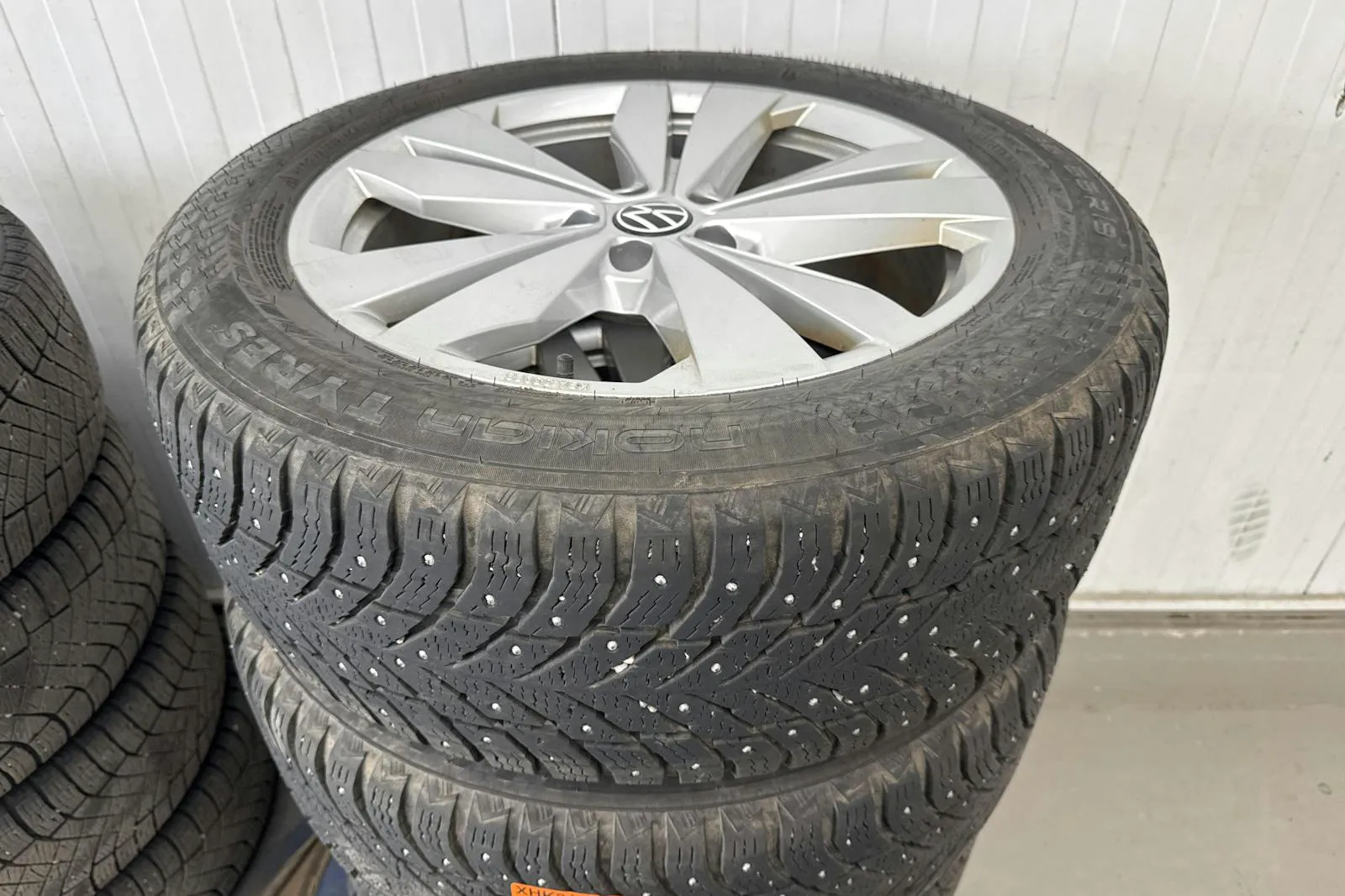 Vehicle image 21