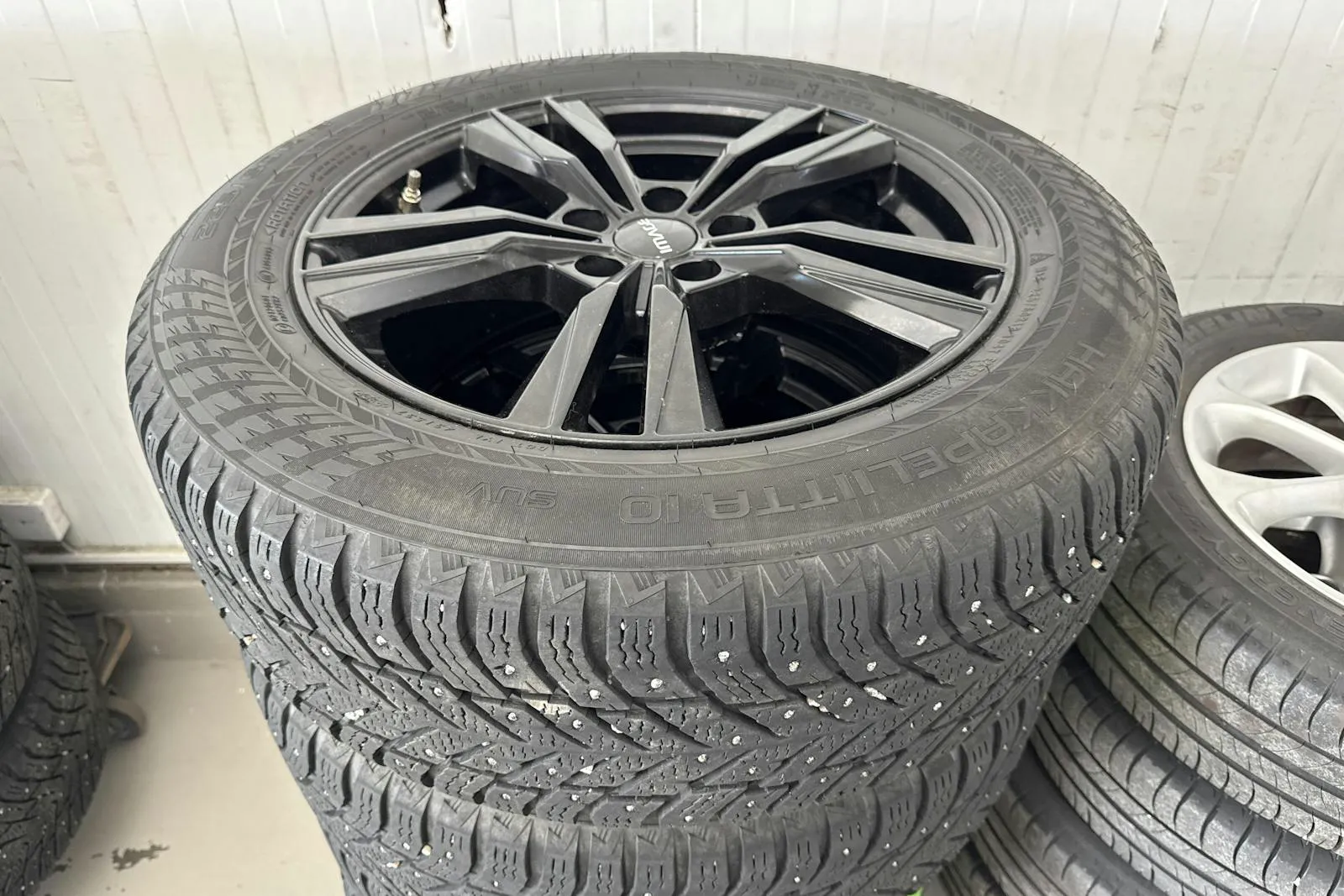 Vehicle image 15