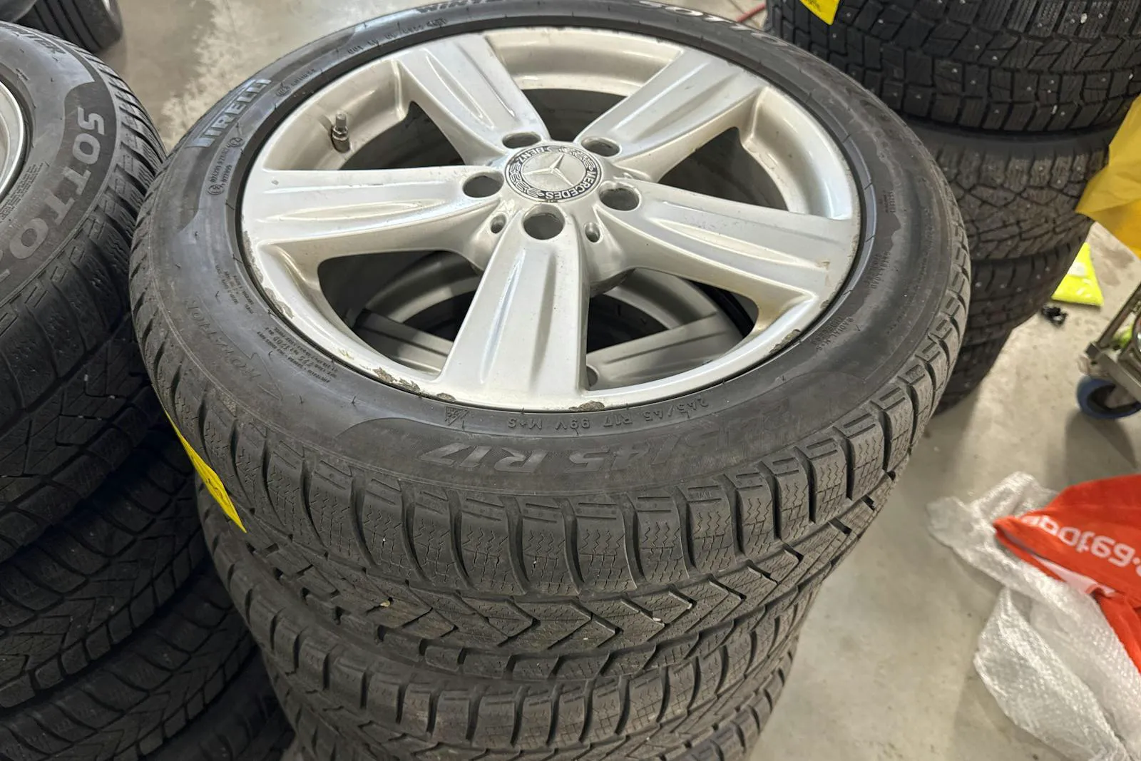 Vehicle image 15