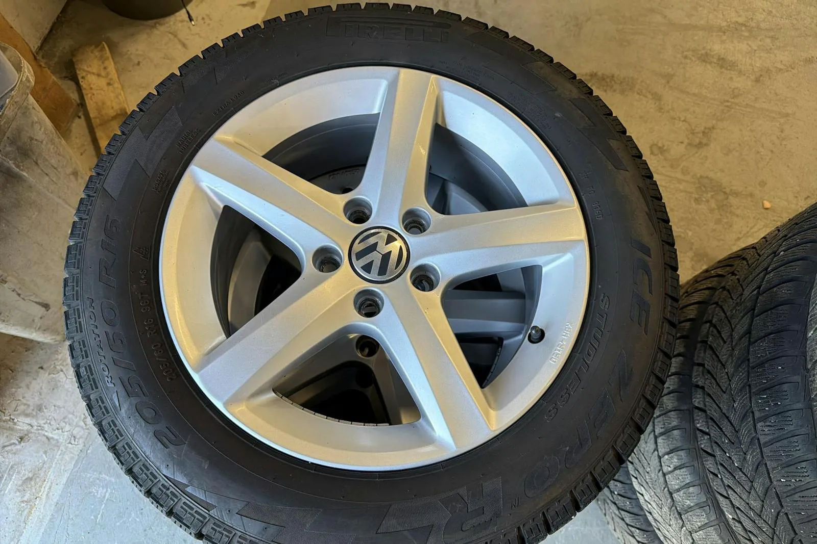 Vehicle image 20