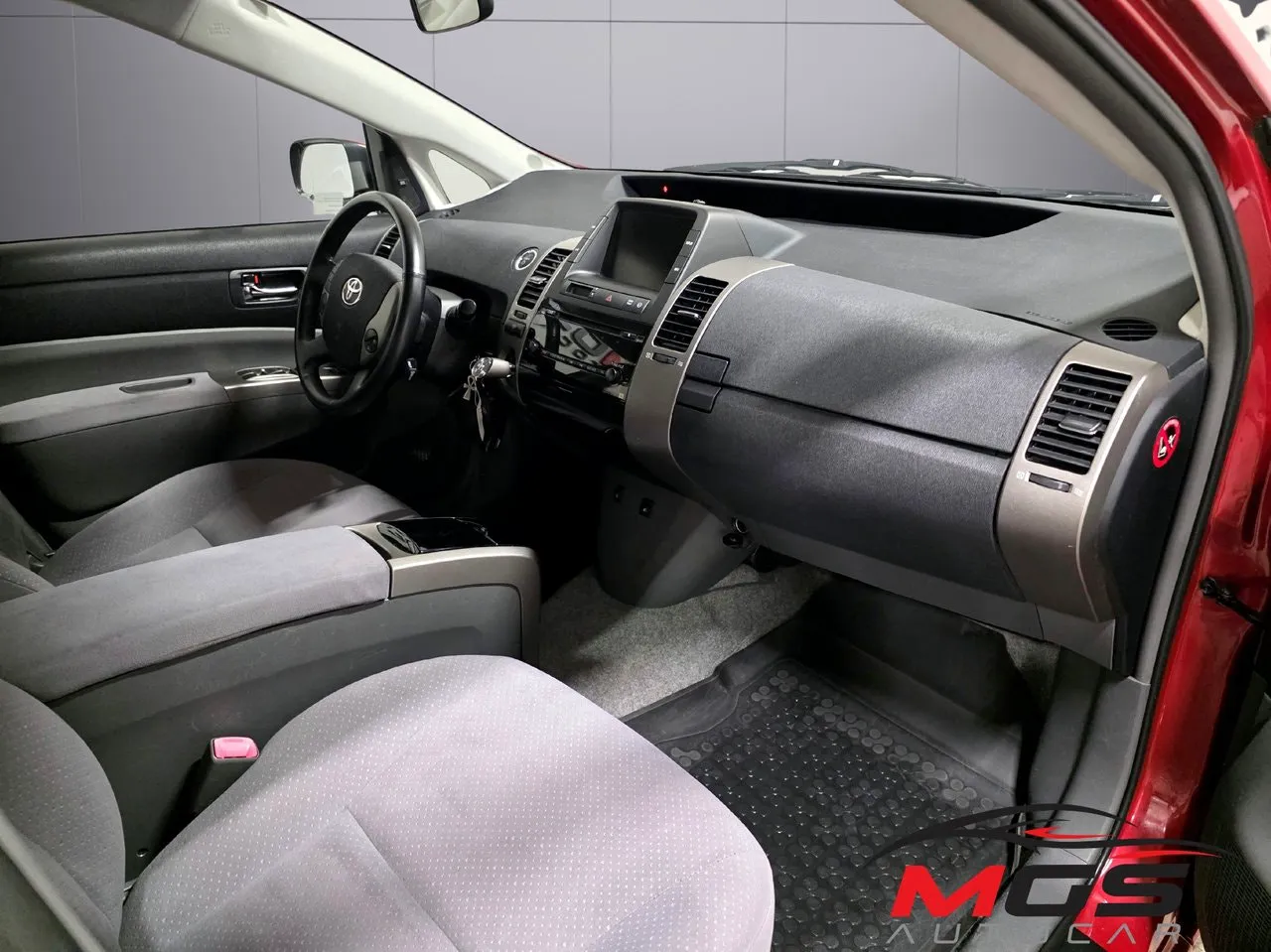 Vehicle image 10