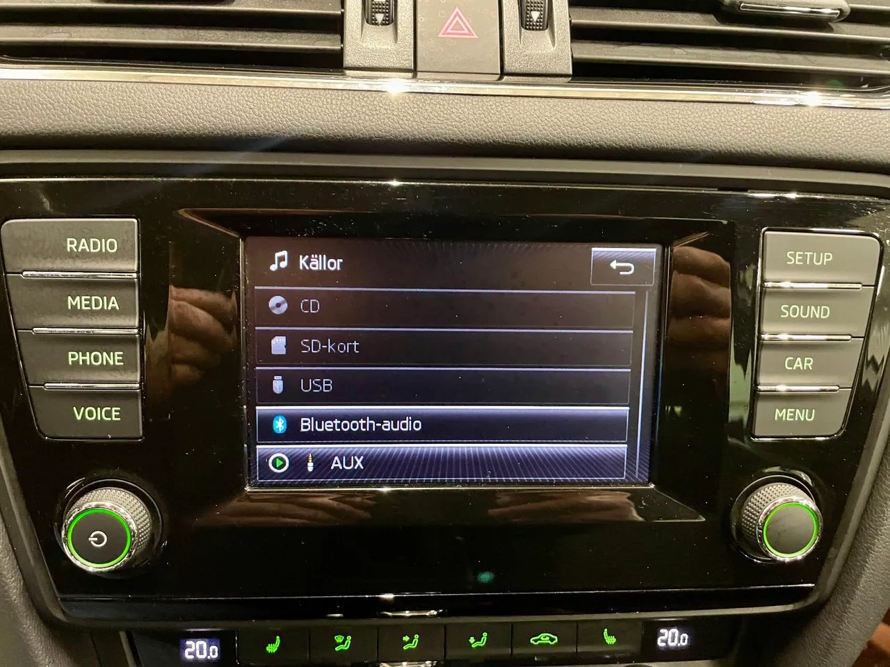 Vehicle image 15