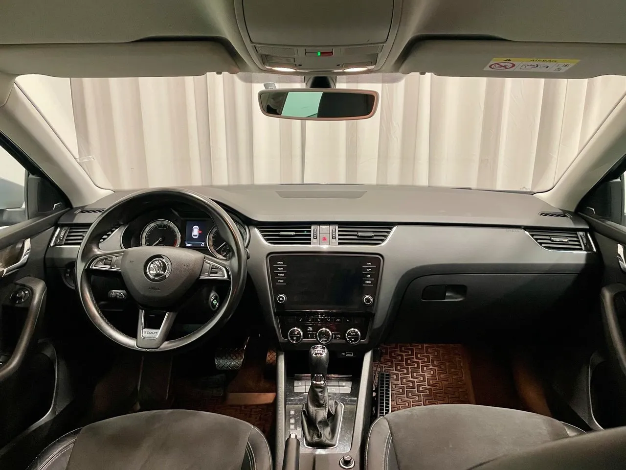 Vehicle image 20