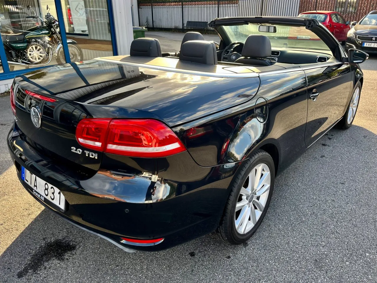 Vehicle image 4