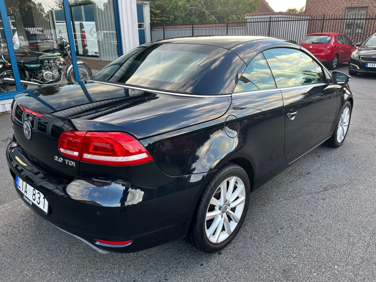 Vehicle image 11