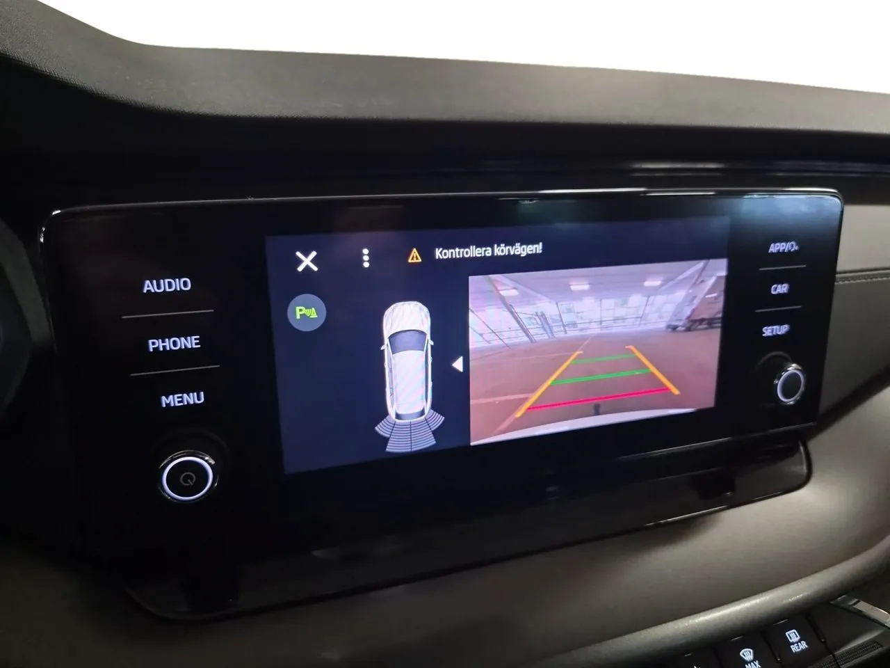Vehicle image 18