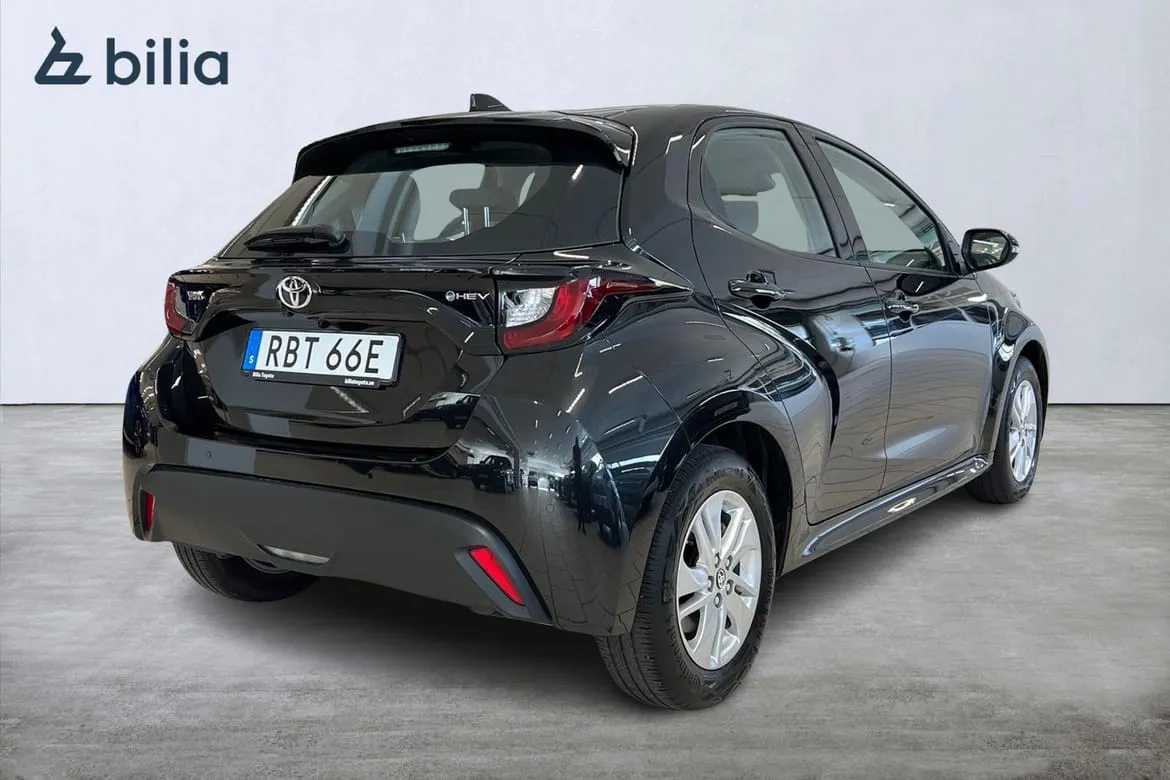Vehicle image 18