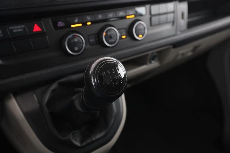 Volkswagen Caravelle bild 26
