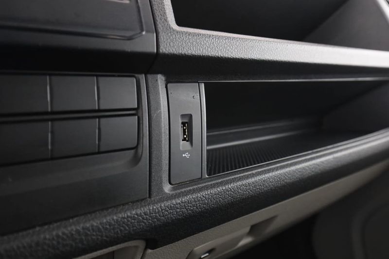 Volkswagen Caravelle bild 25