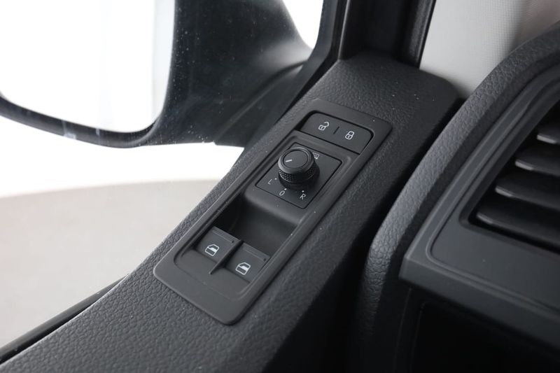 Volkswagen Caravelle bild 31