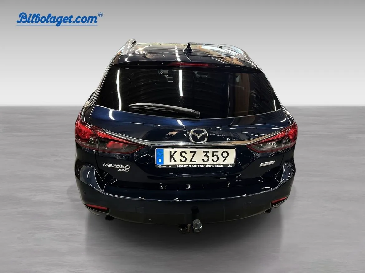 Vehicle image 6