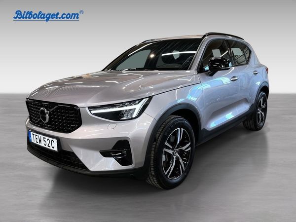 Volvo XC40 B4 FWD Bensin Plus Dark - 2026