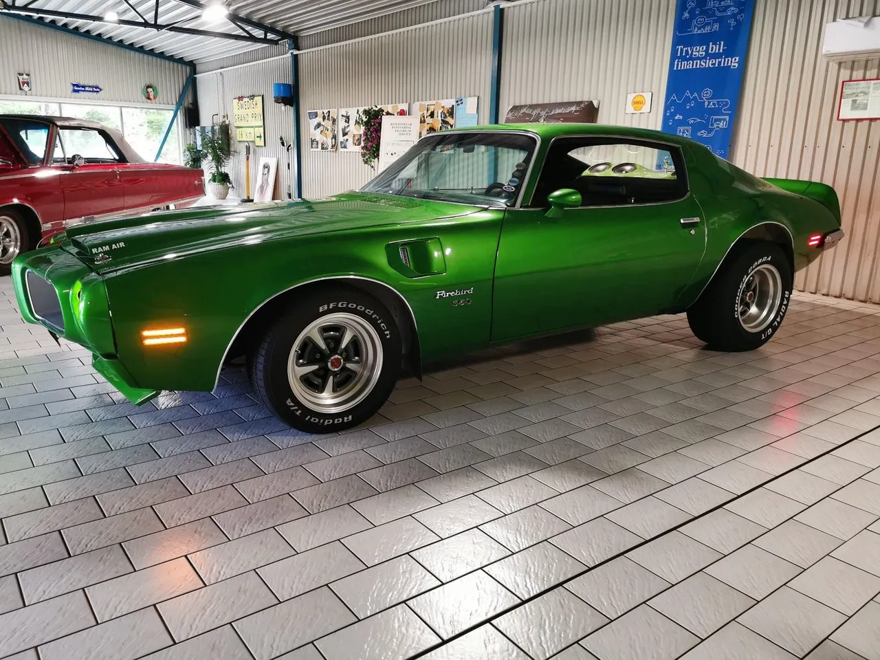 Vehicle image 3
