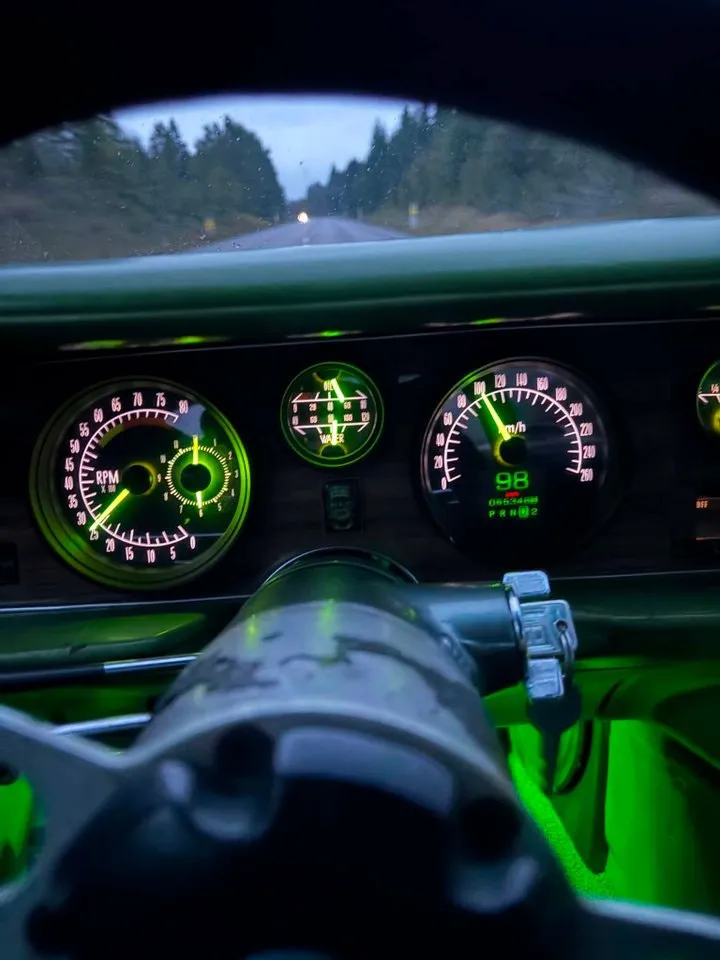 Vehicle image 9