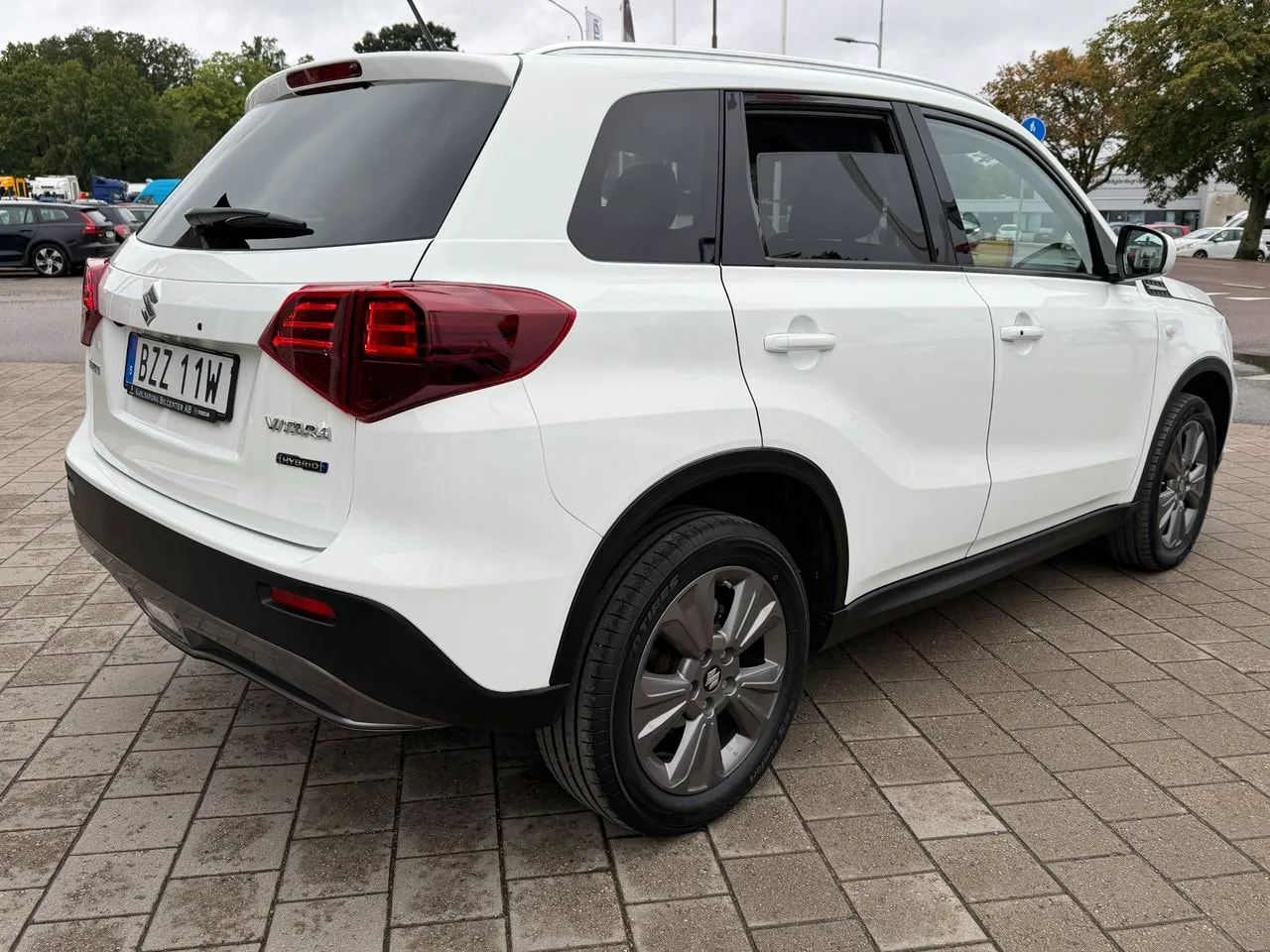 Vehicle image 3