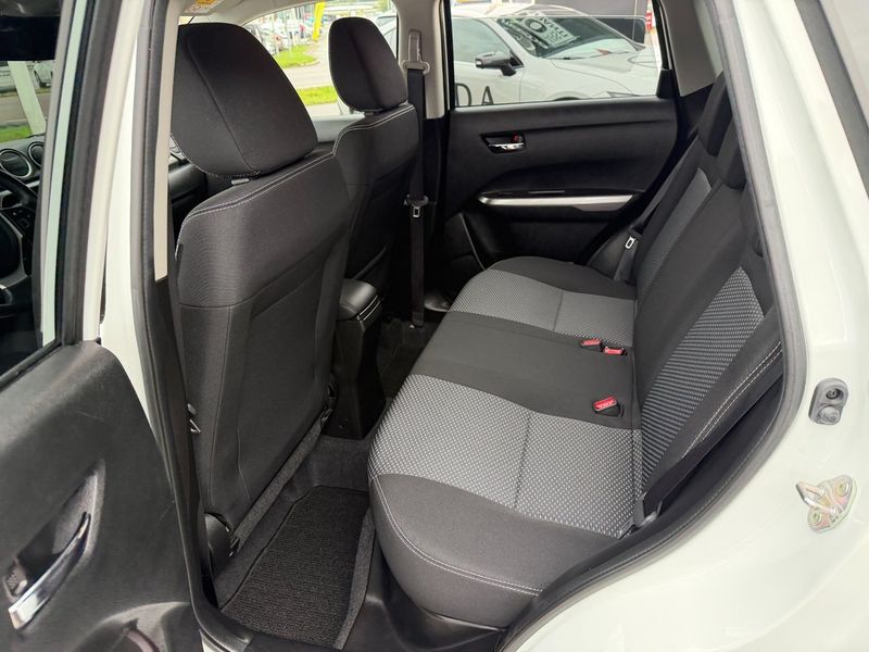Suzuki Vitara bild 15