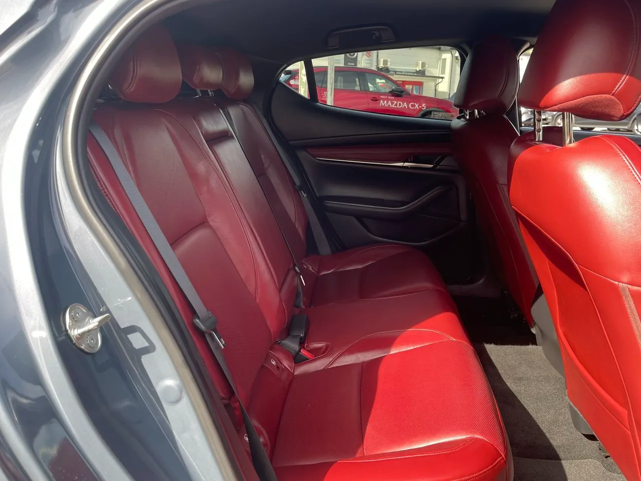 Vehicle image 14